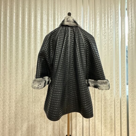 Leather Black cape with rabbit fur New, Size M - Picture 5 of 16